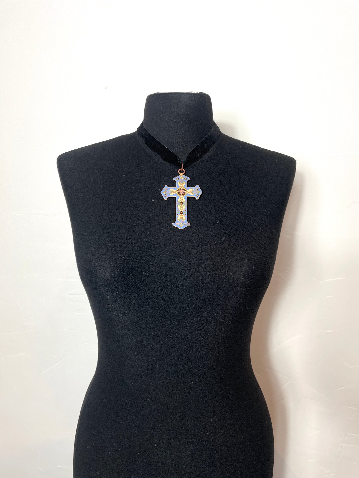 Pendentif croix ancienne