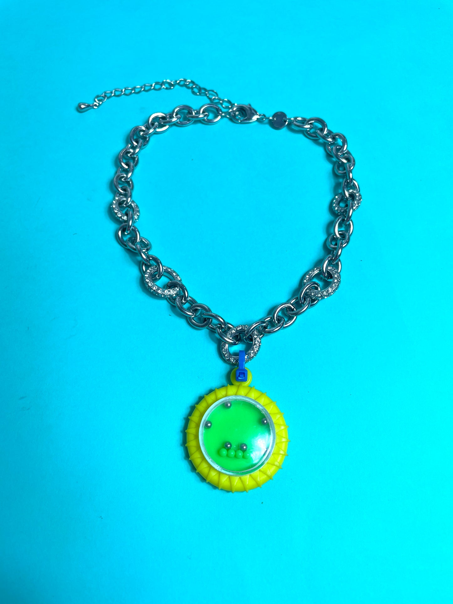 Collier upcyclé argenté et jaune