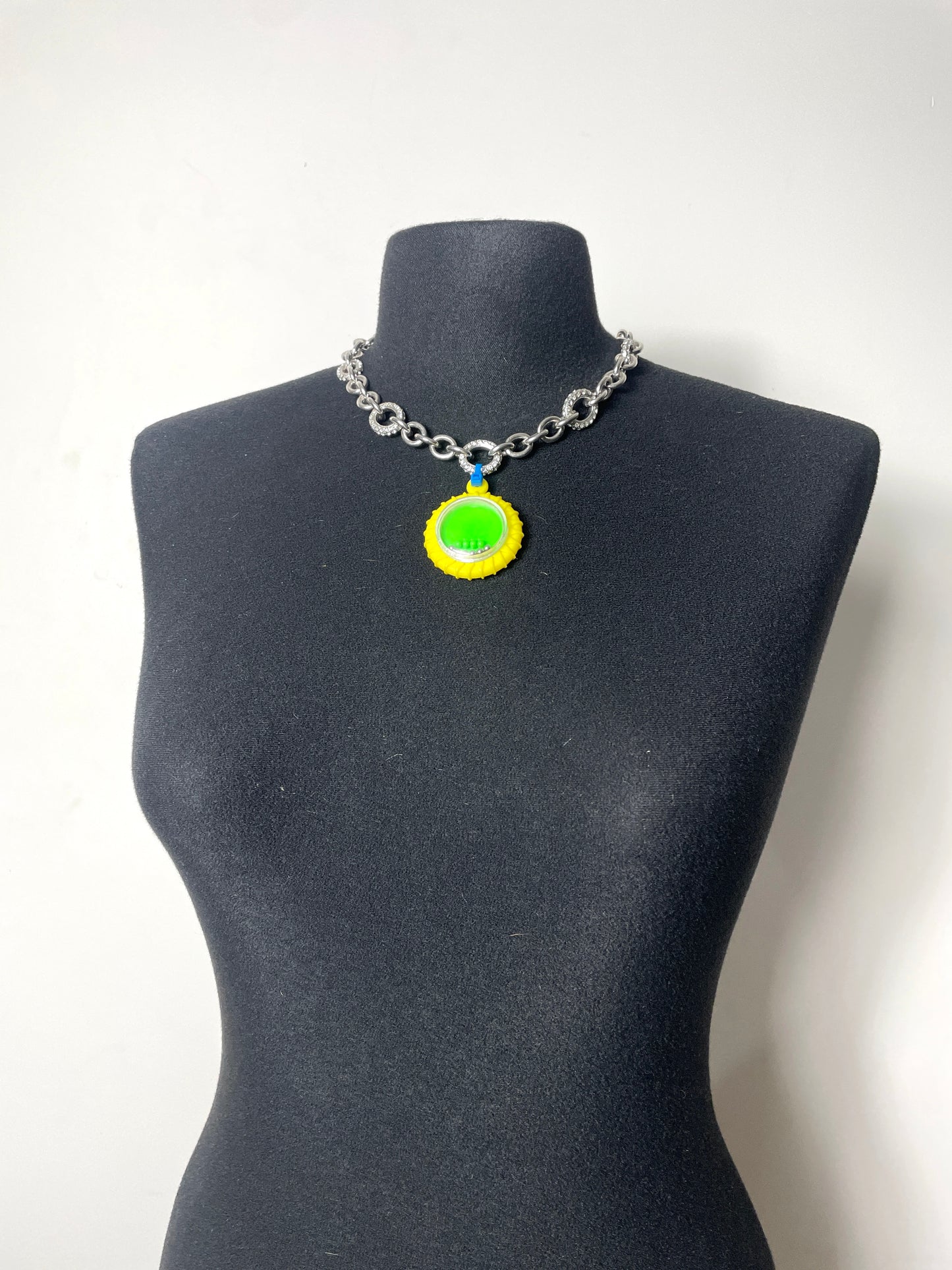 Collier upcyclé argenté et jaune