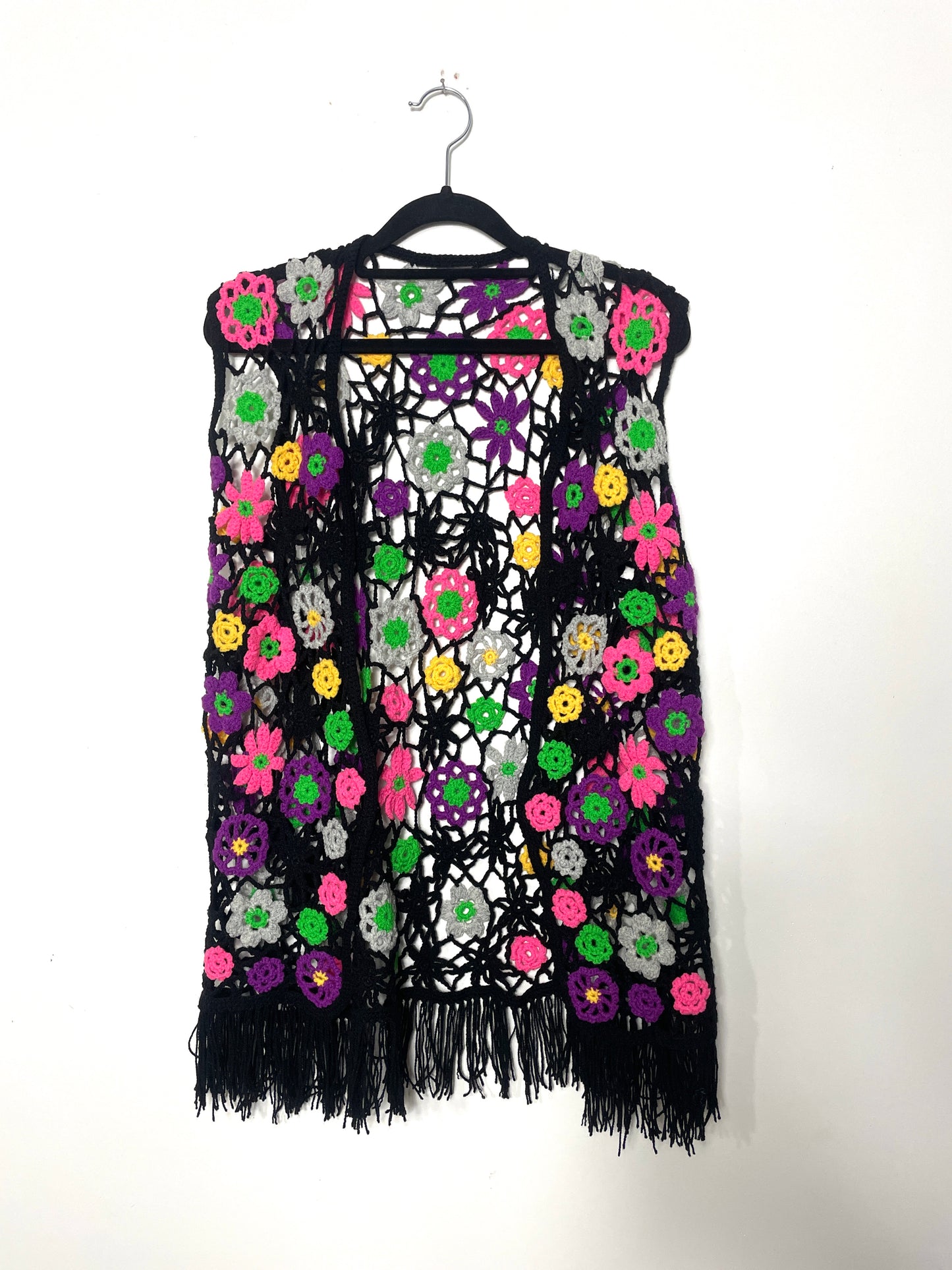 Gilet en crochet à fleurs