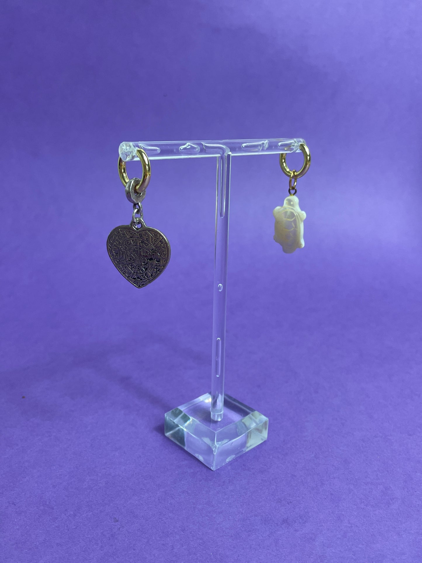 Boucle d'oreille tortue nacre
