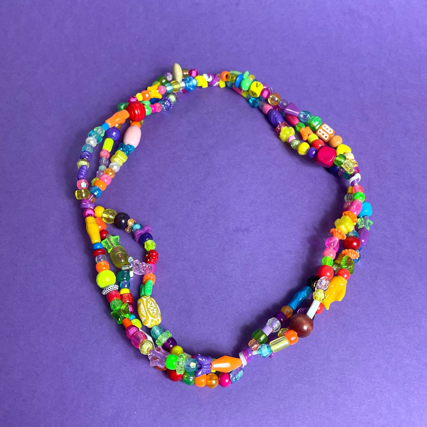 Collier de perles multico triple 2
