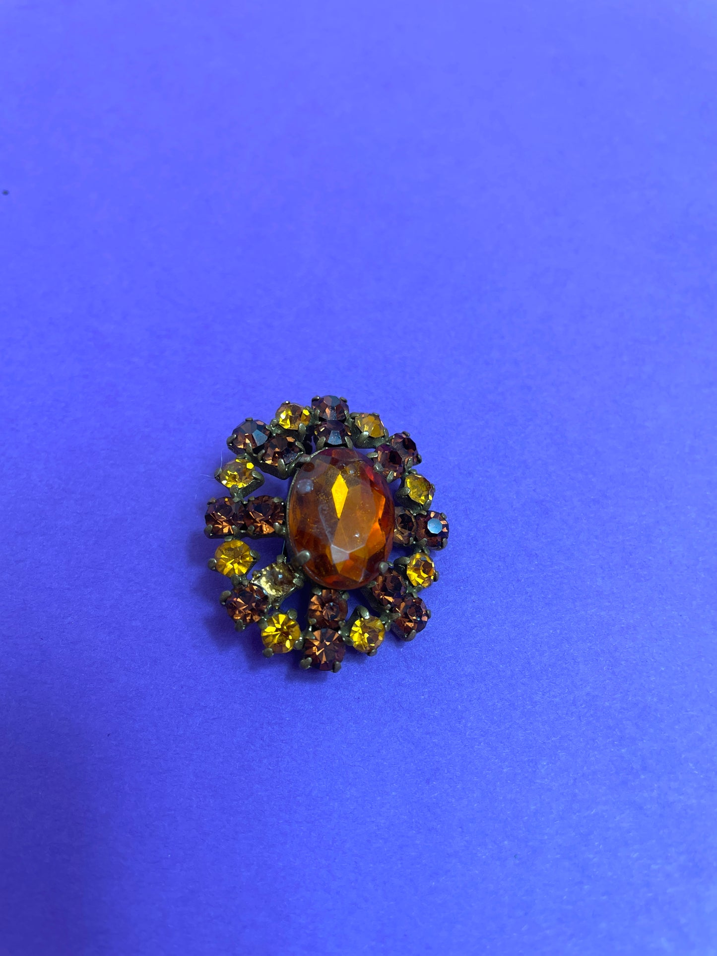 Broche vintage orange