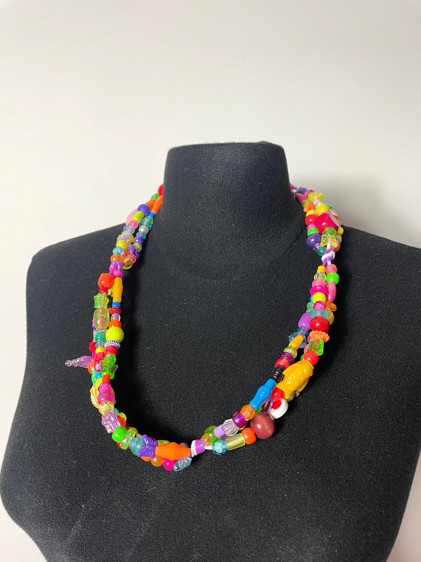 Collier de perles multico triple 2