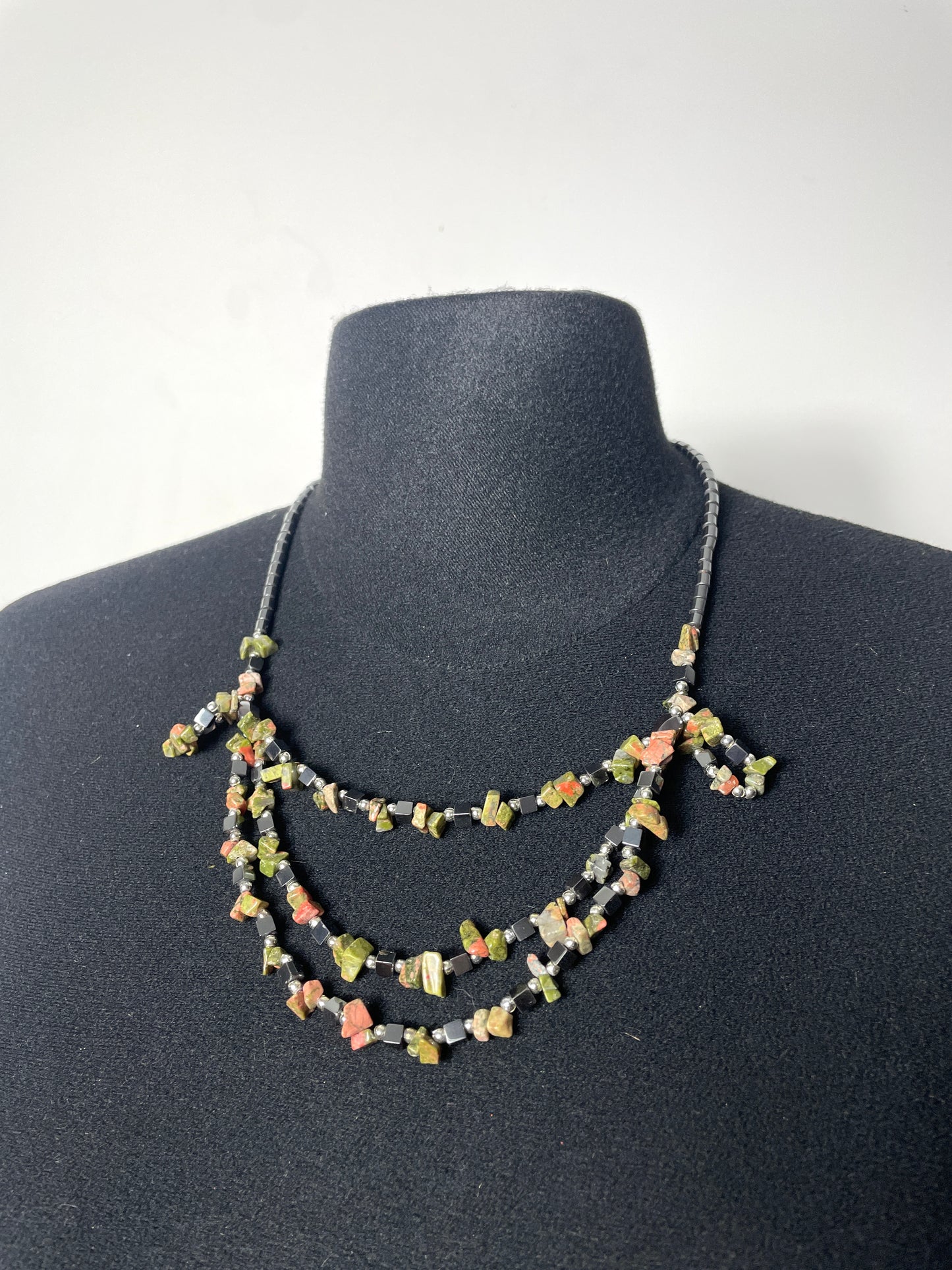 Collier 90s hématite et pierres