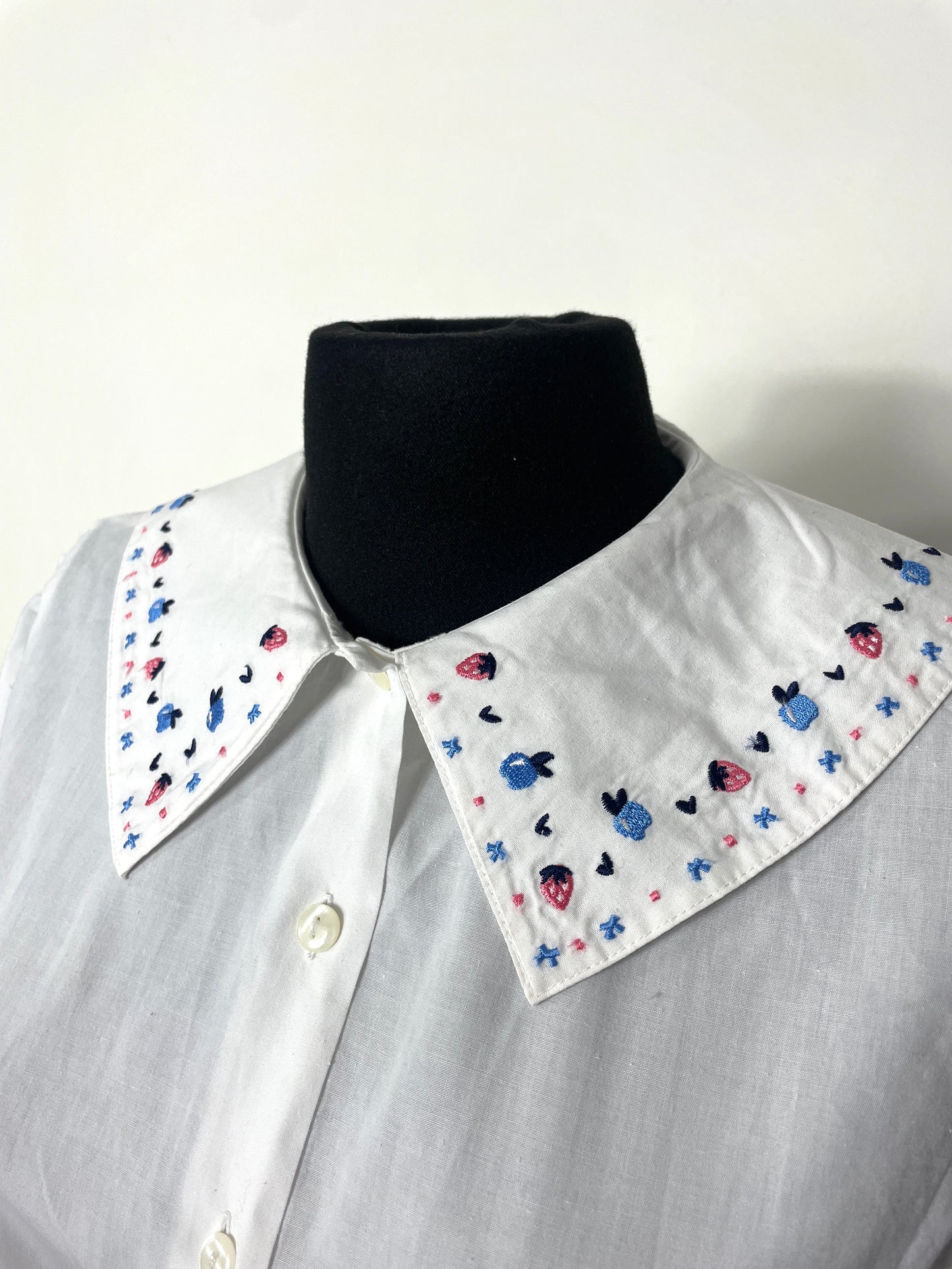 Blouse vintage brodée