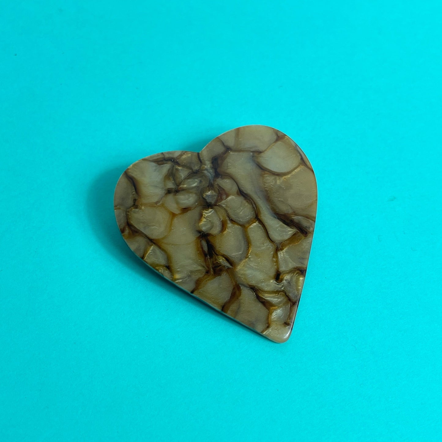 Broche coeur APC