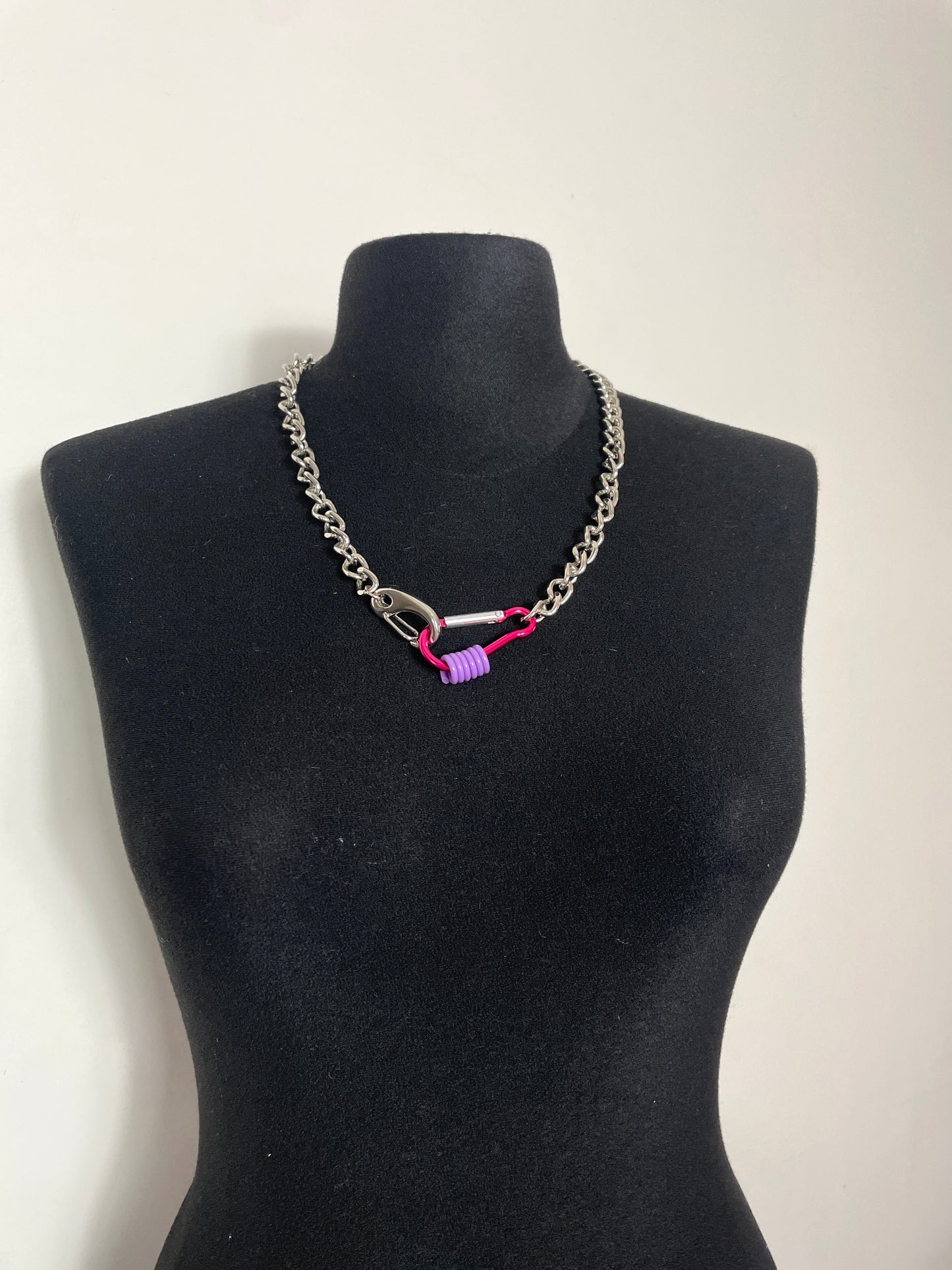 Collier upcyclé argenté et rose