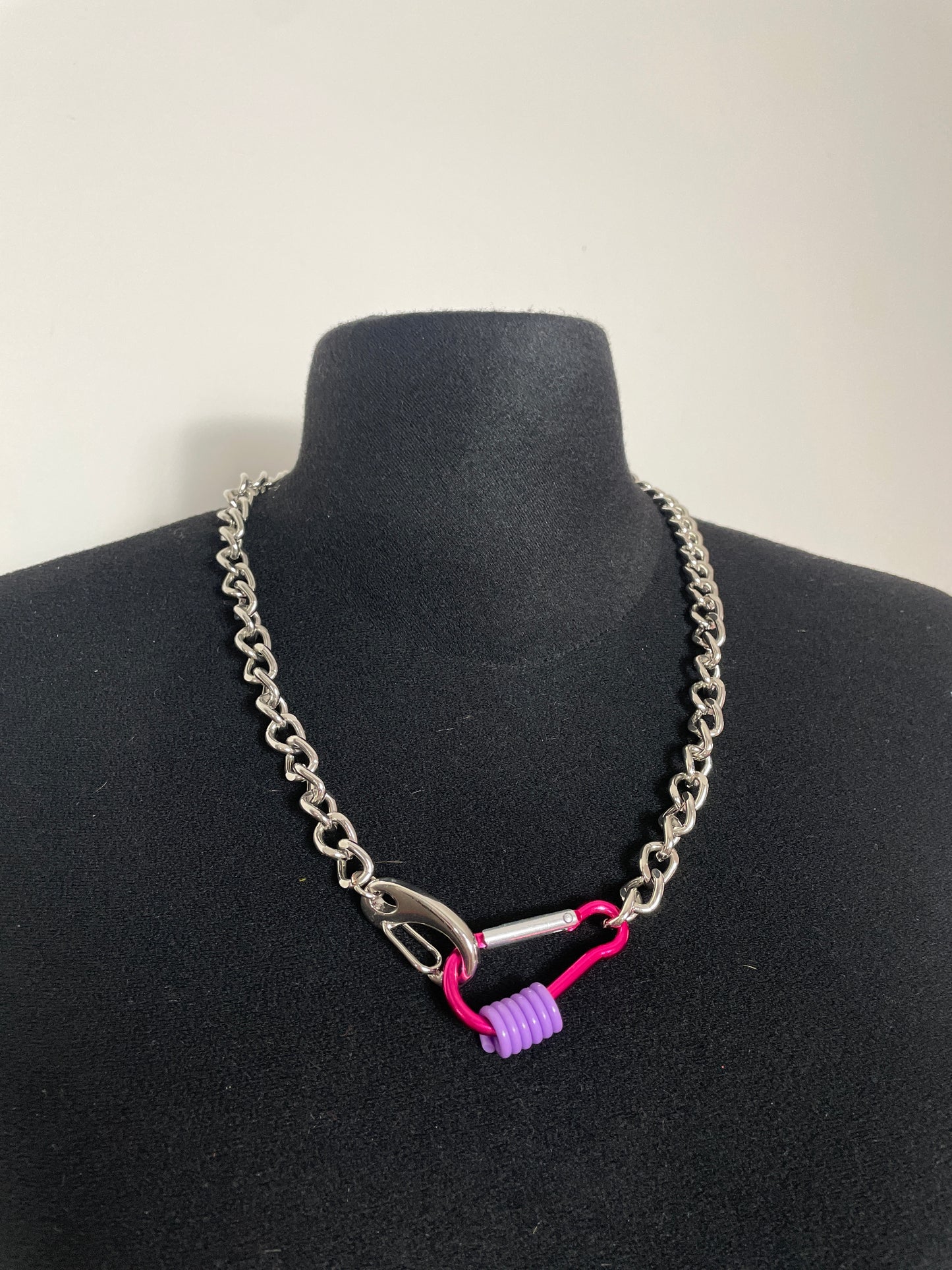 Collier upcyclé argenté et rose