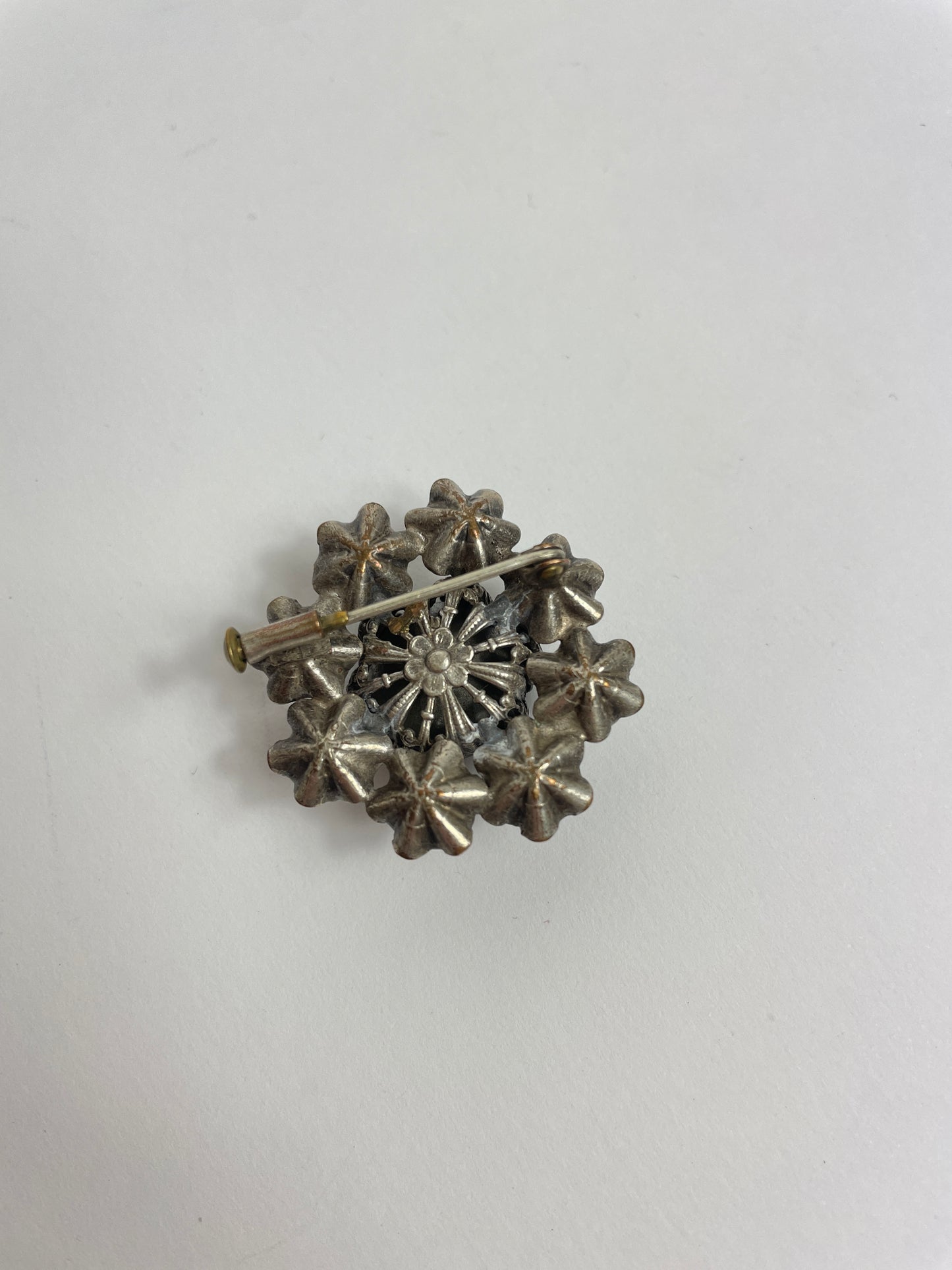 Broche vintage à strass bicolore