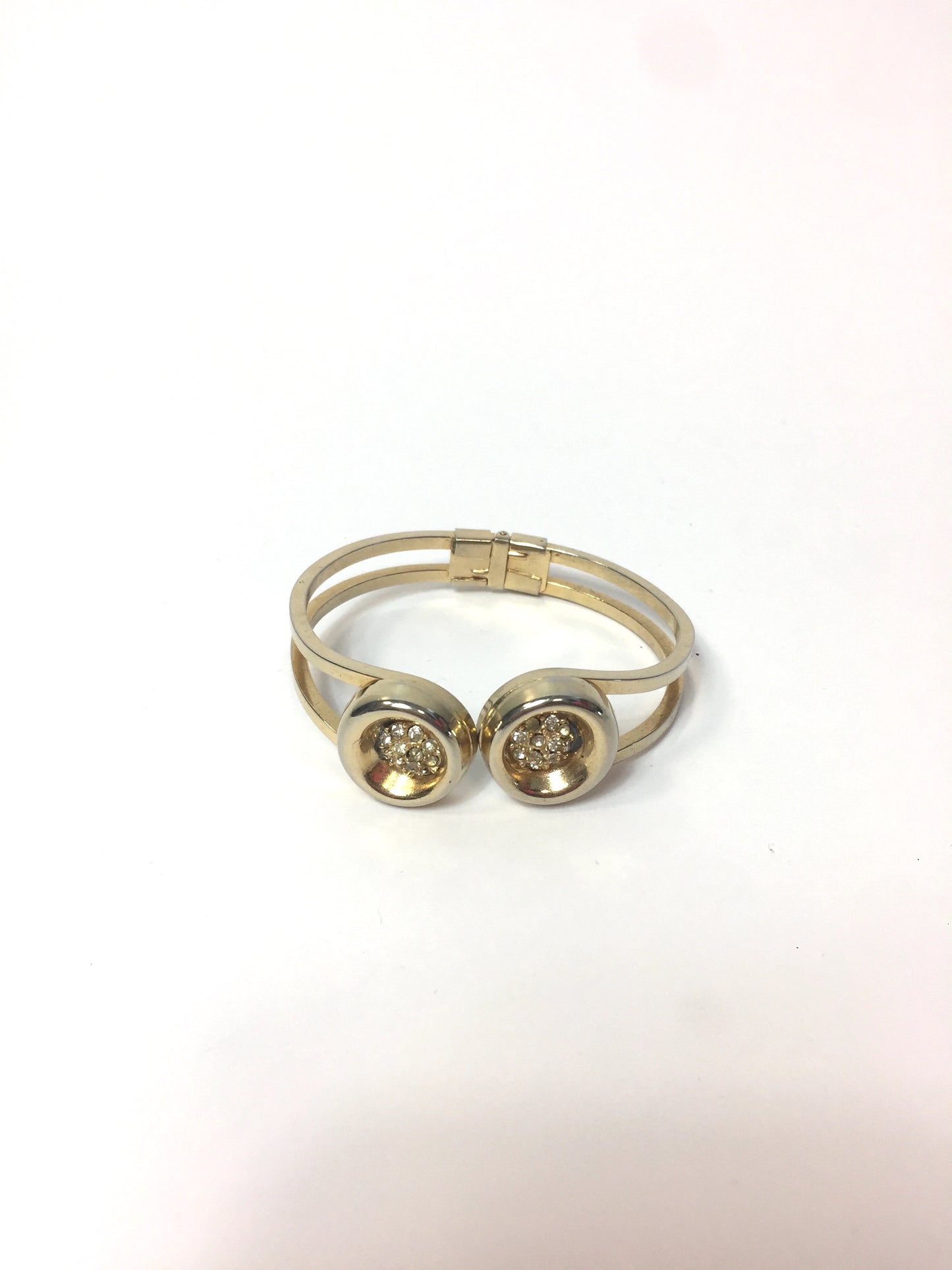 Bracelet doré avec strass