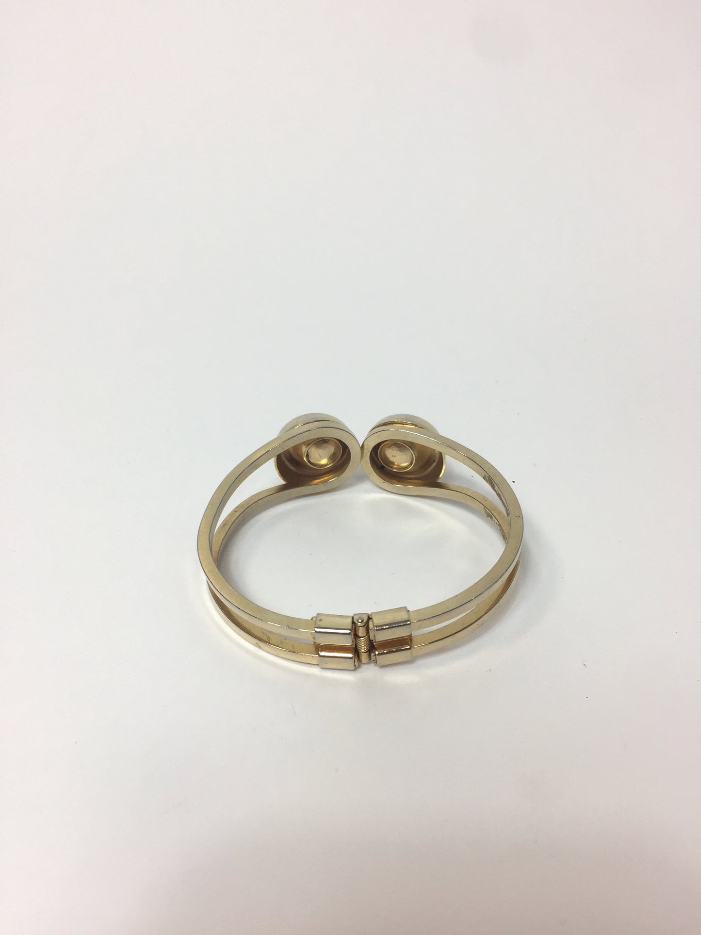 Bracelet doré avec strass