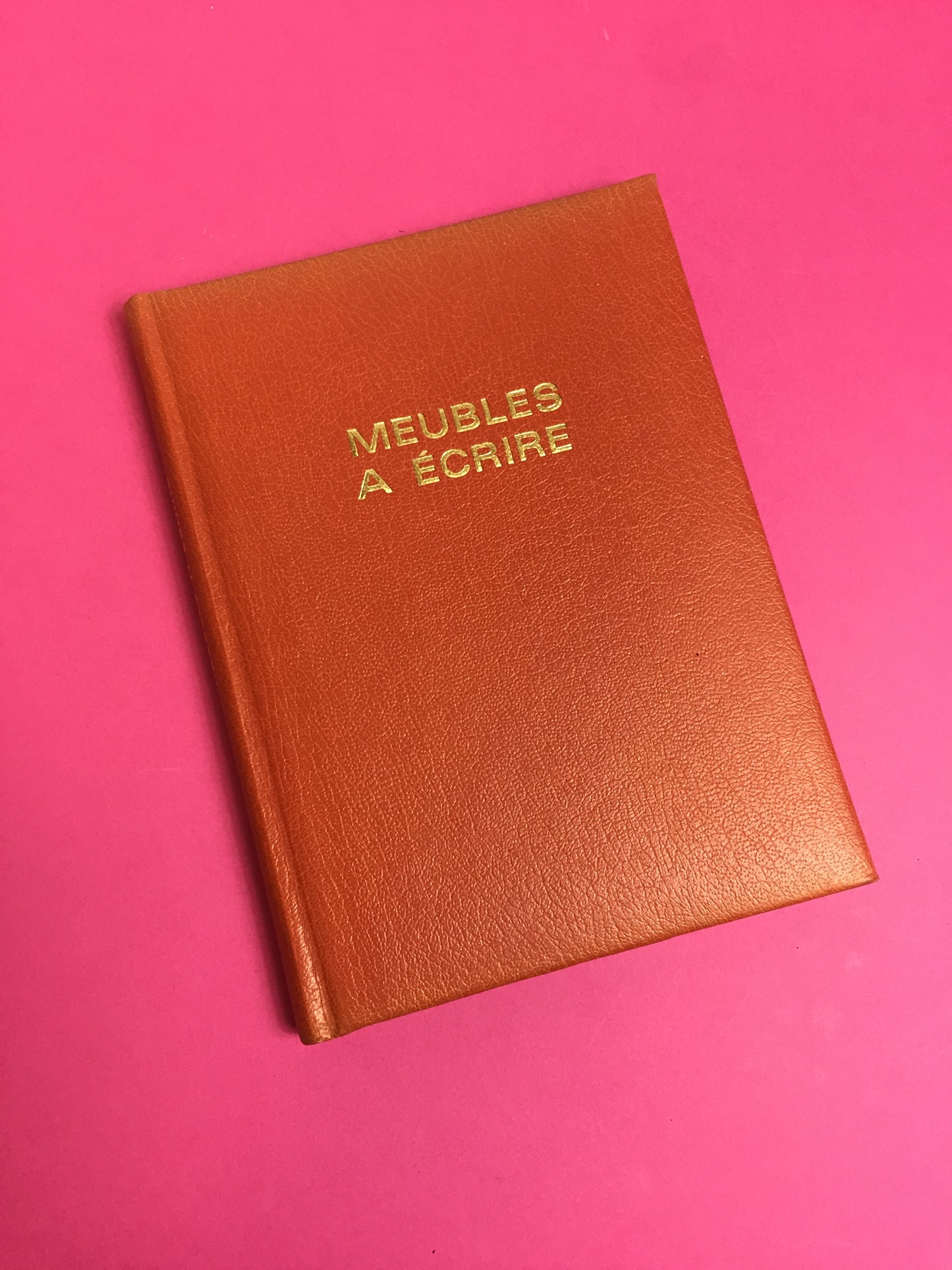 Livre mobilier vintage 1974