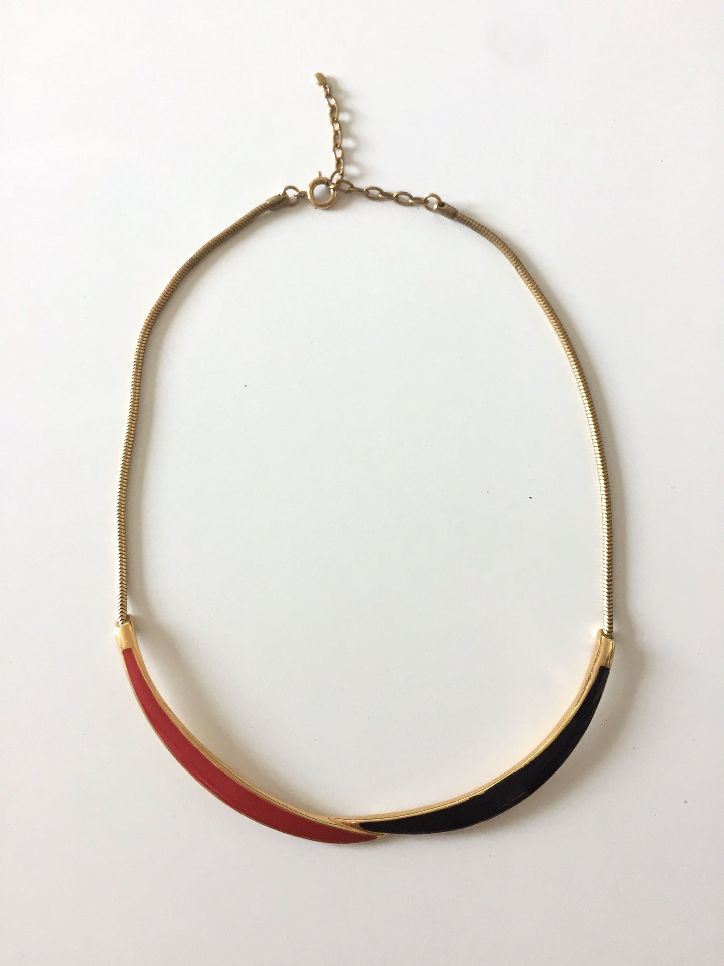 Collier chaîne noir et rouge