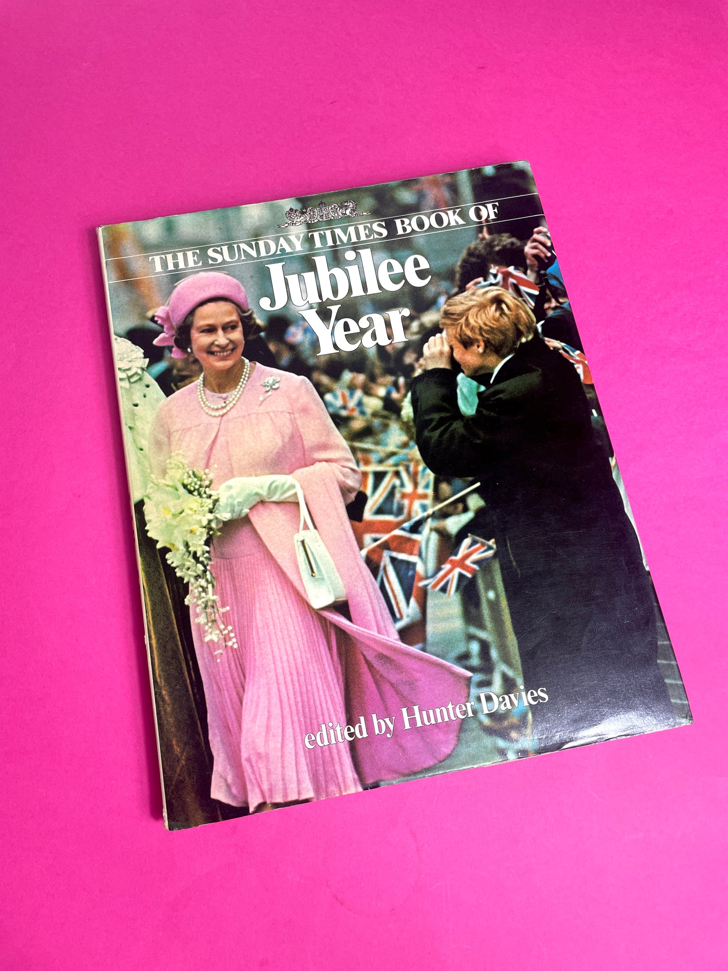 Livre Queen Elizabeth Jubilee Year 1977