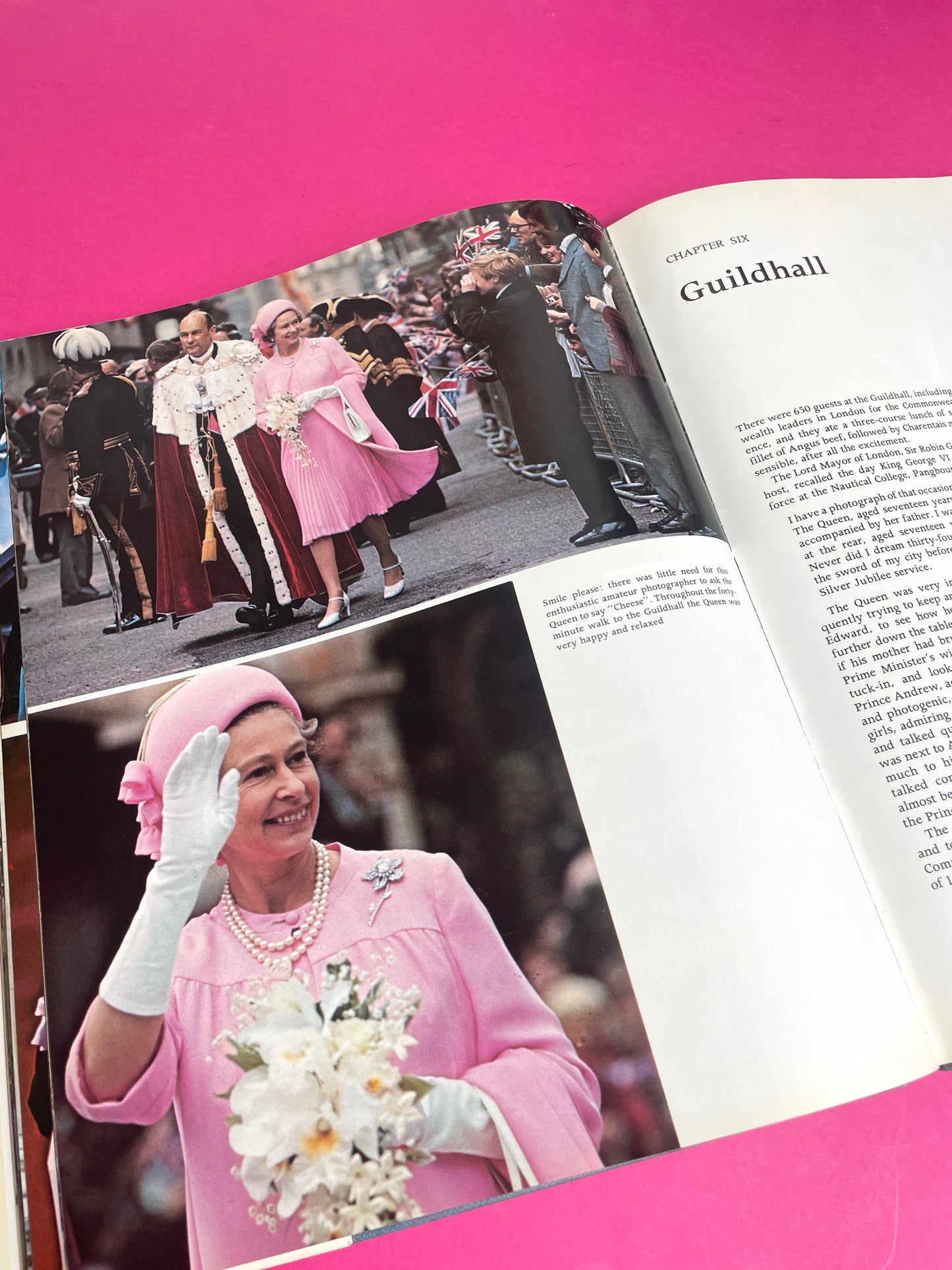Livre Queen Elizabeth Jubilee Year 1977