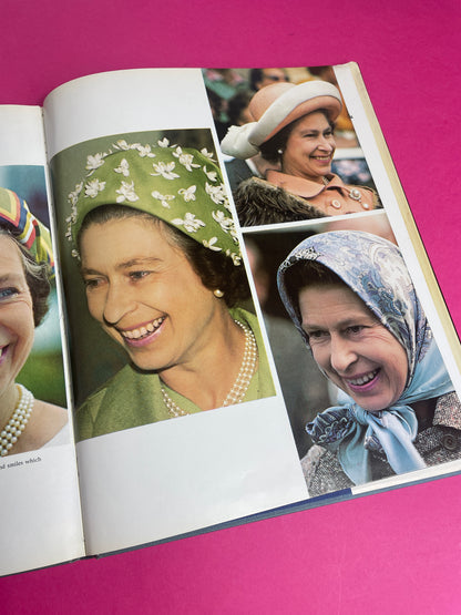 Livre Queen Elizabeth Jubilee Year 1977