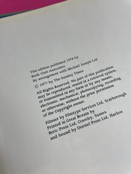 Livre Queen Elizabeth Jubilee Year 1977