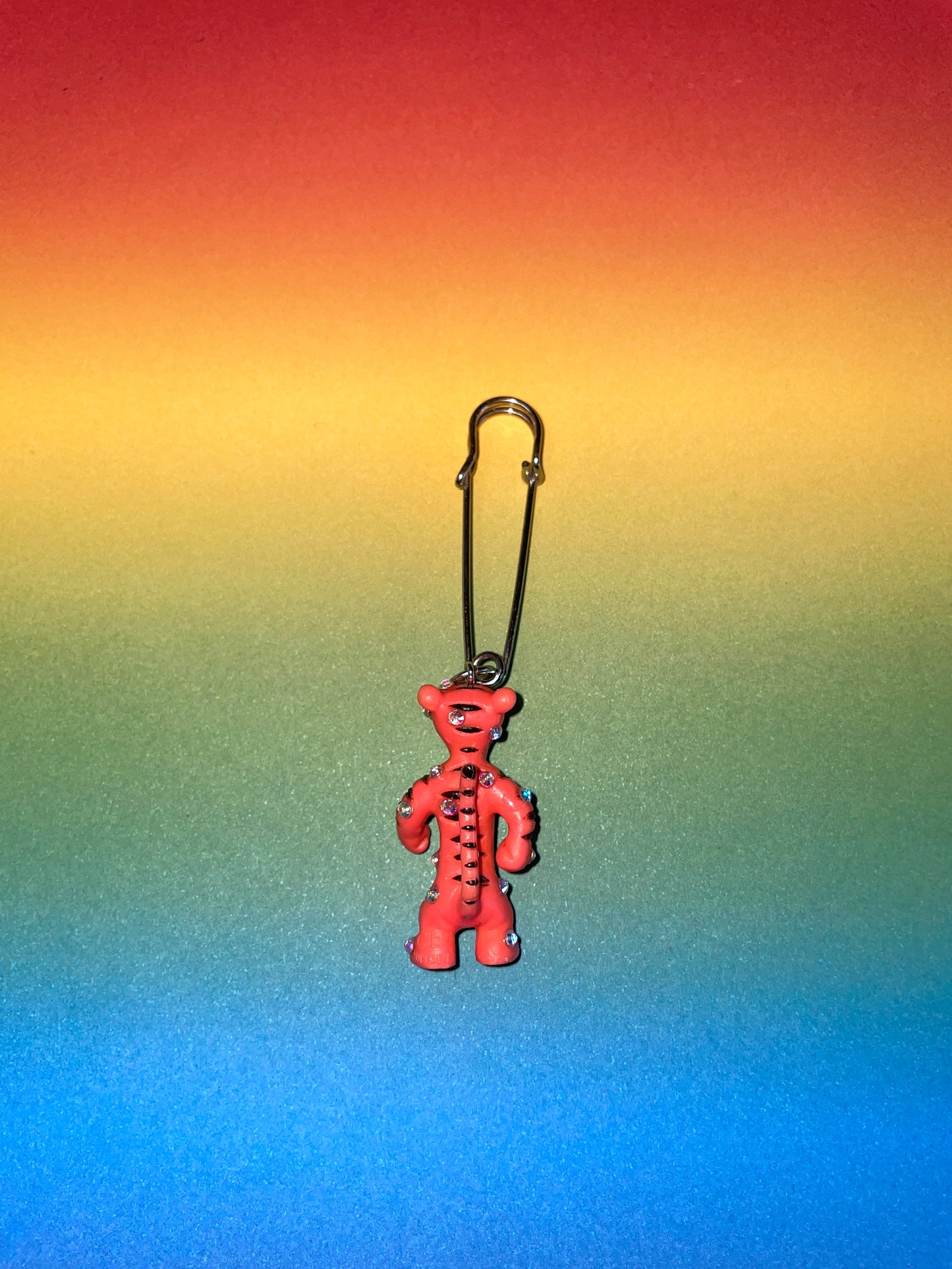 Broche upcyclée Tigrou strass