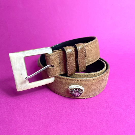 Ceinture en cuir et corne