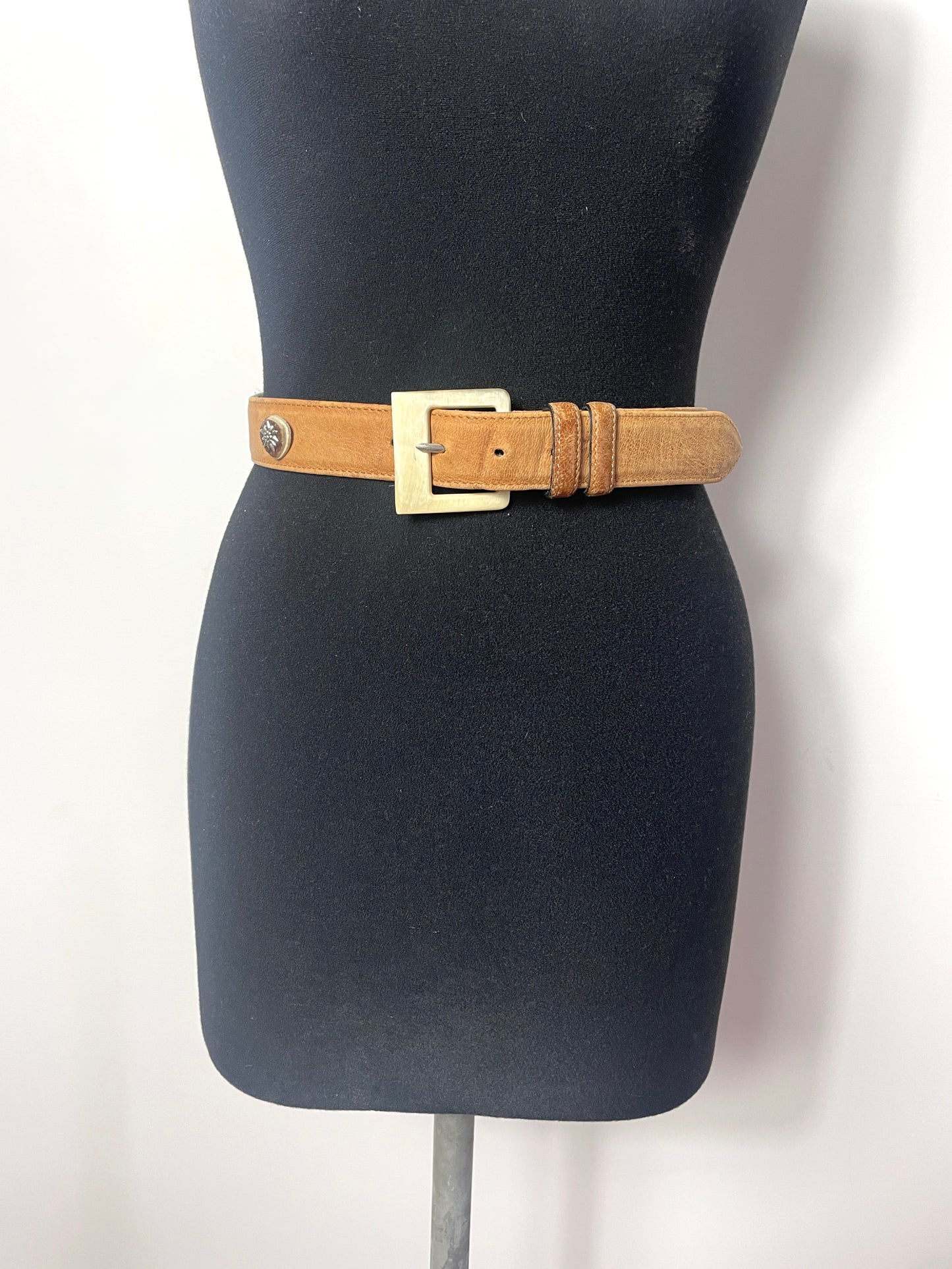 Ceinture en cuir et corne