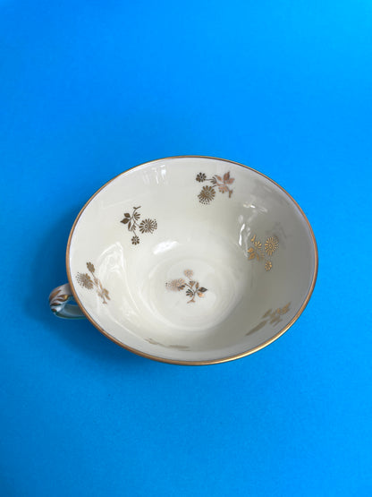 Tasse en porcelaine de Limoges