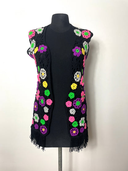 Gilet en crochet à fleurs