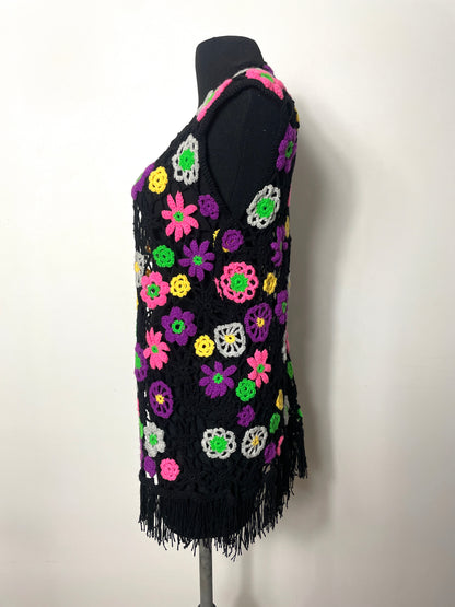 Gilet en crochet à fleurs