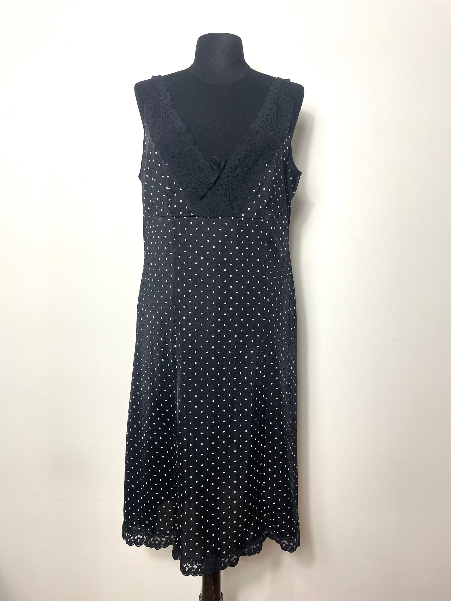 Nuisette longue à pois