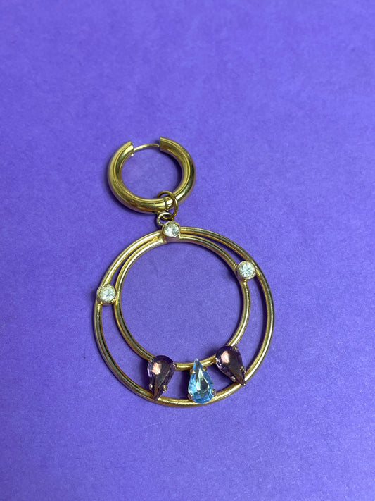 Boucle d'oreille upcyclée dorée