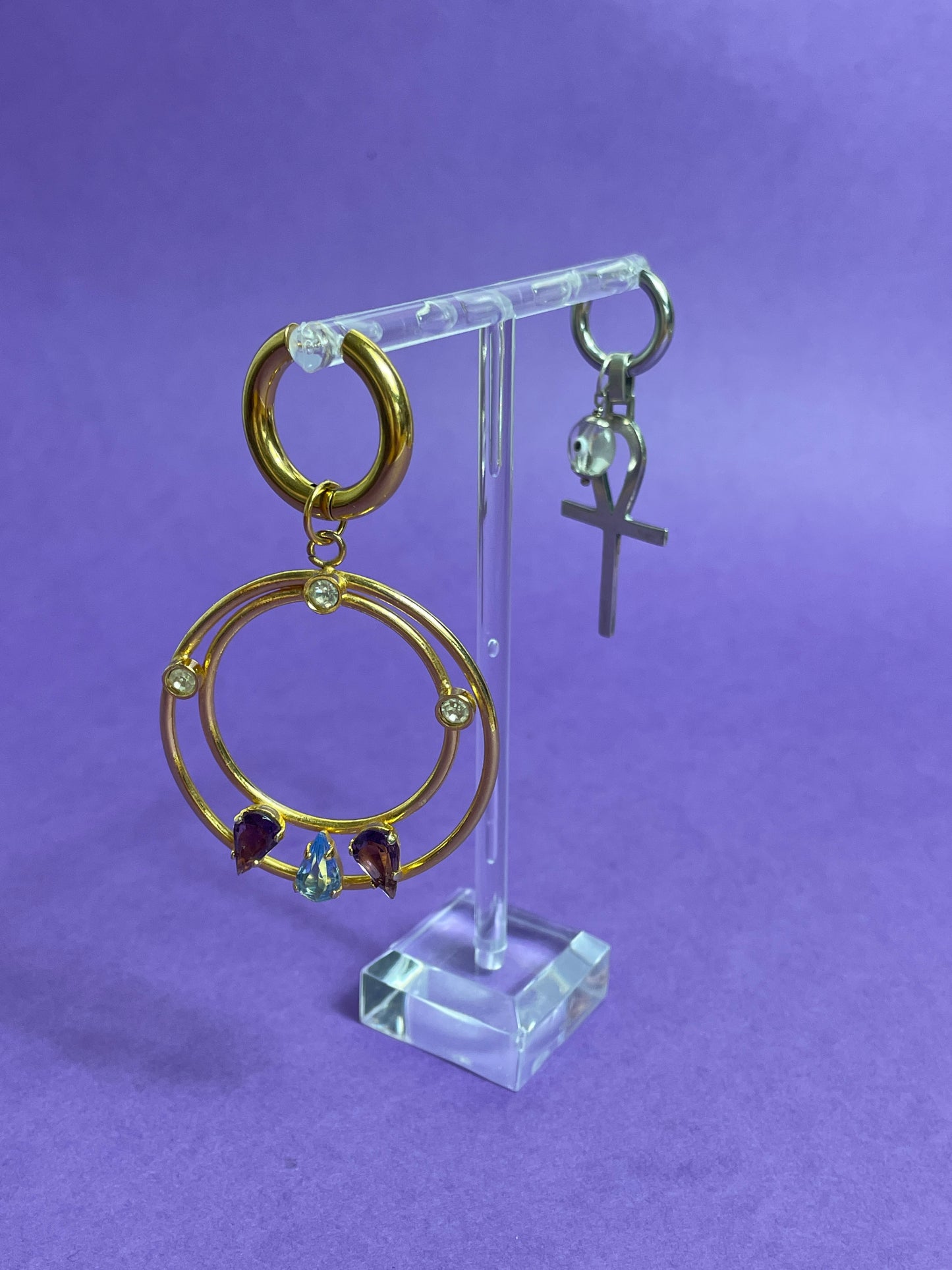 Boucle d'oreille upcyclée dorée