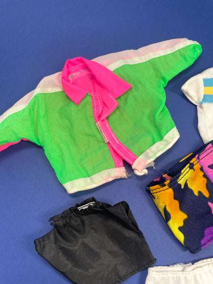 Lot de vêtements Ken/Barbie