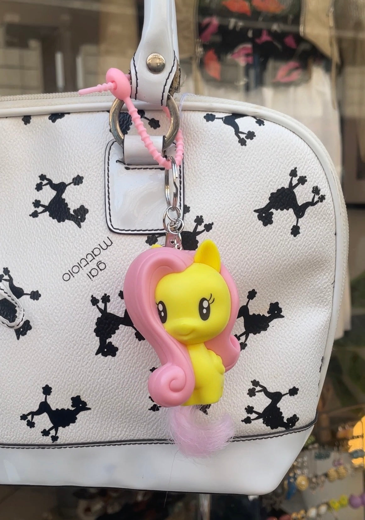 Bijou de sac poney jaune