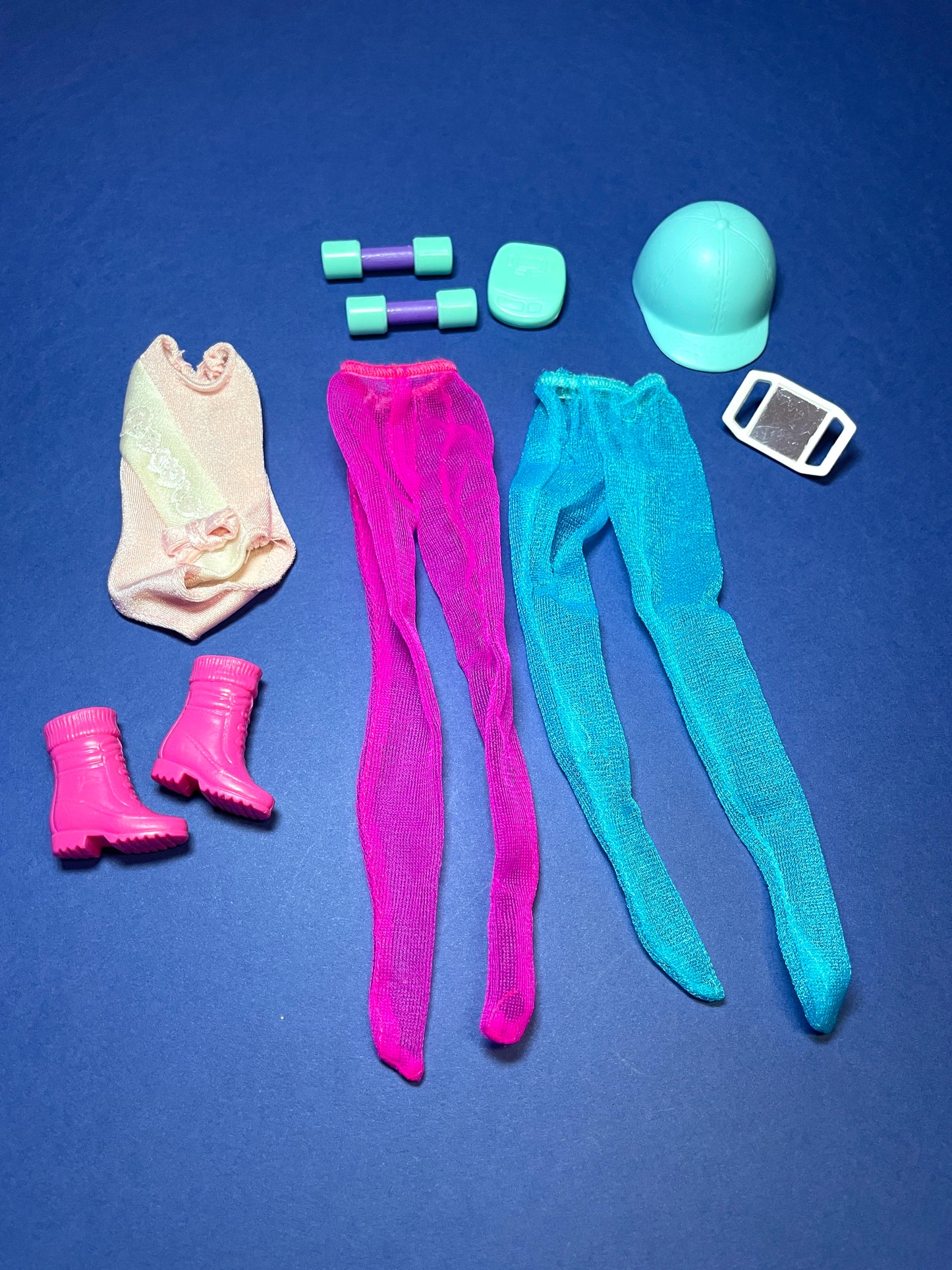 Lot tenues & accessoires Barbie