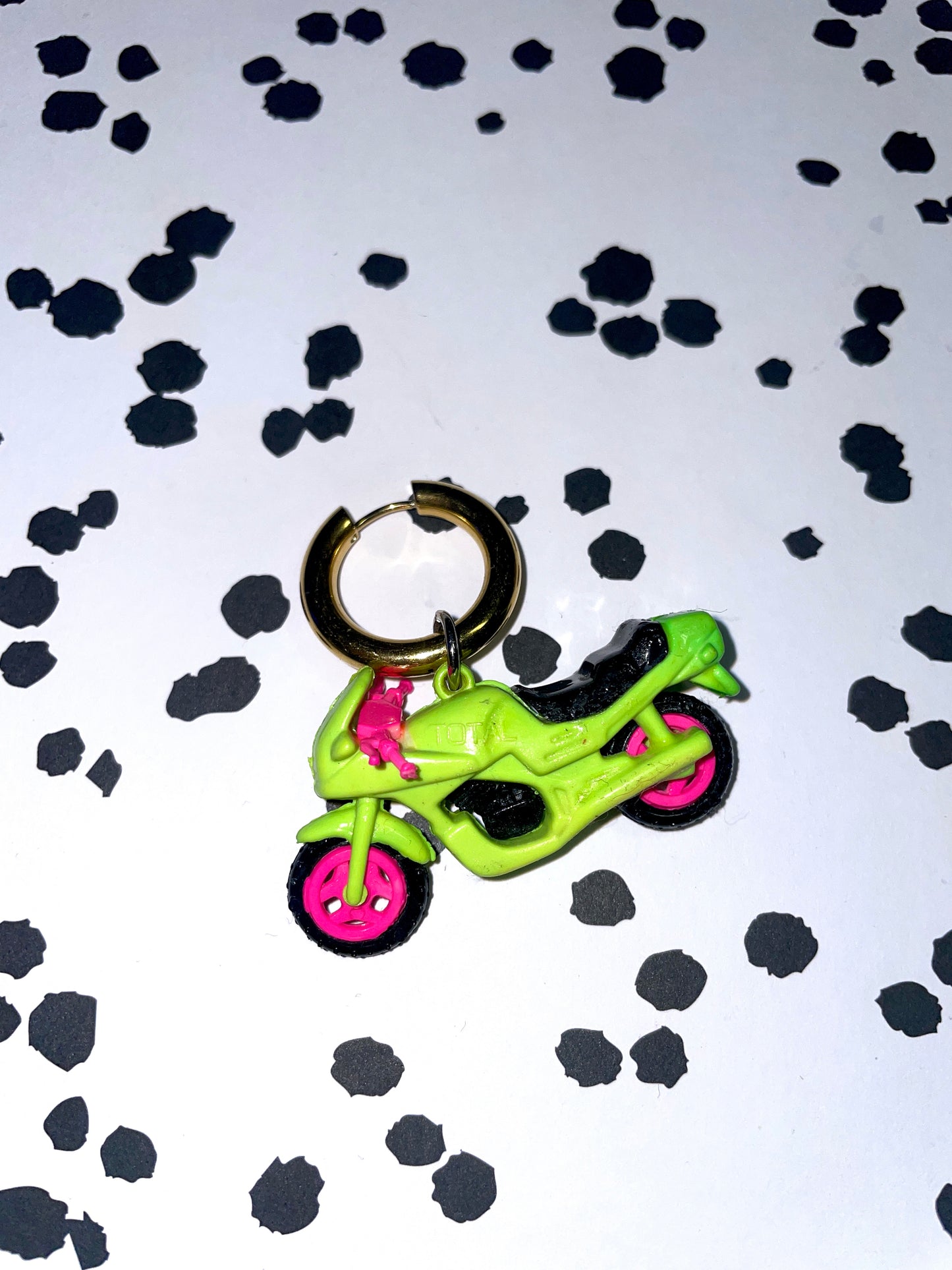 Boucle d'oreille moto