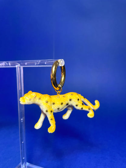 Boucle d'oreille upcyclée panthère