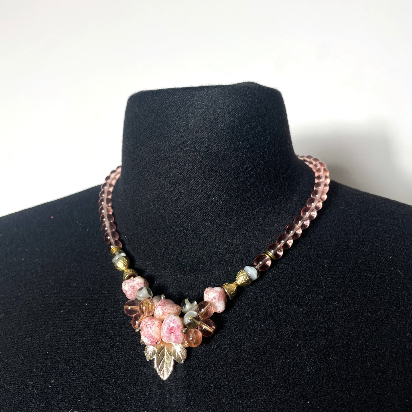 Collier 50s rose