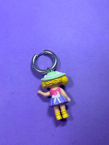 Boucle d'oreille figurine