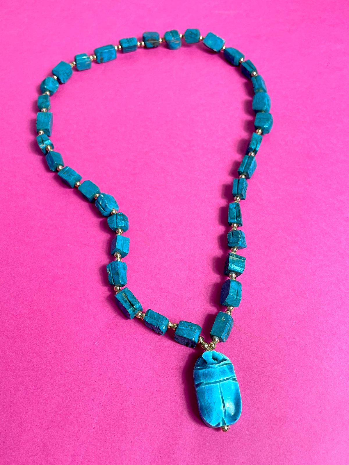 Collier scarabée
