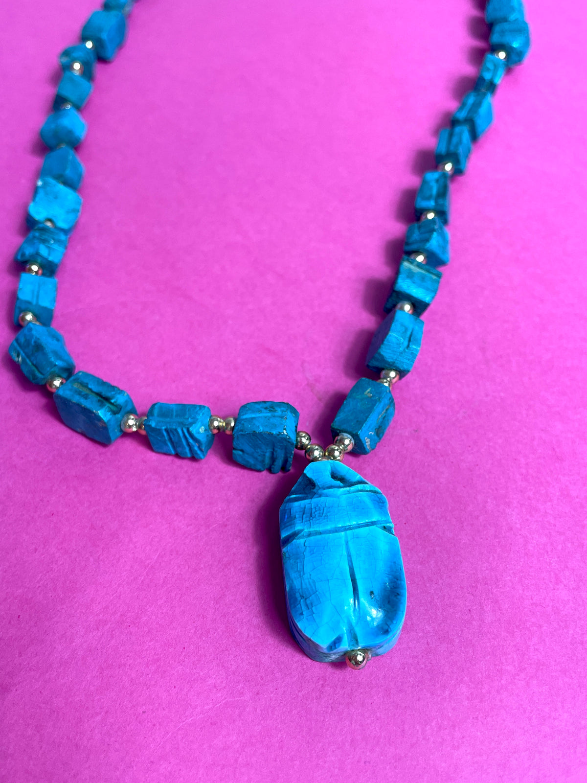Collier scarabée