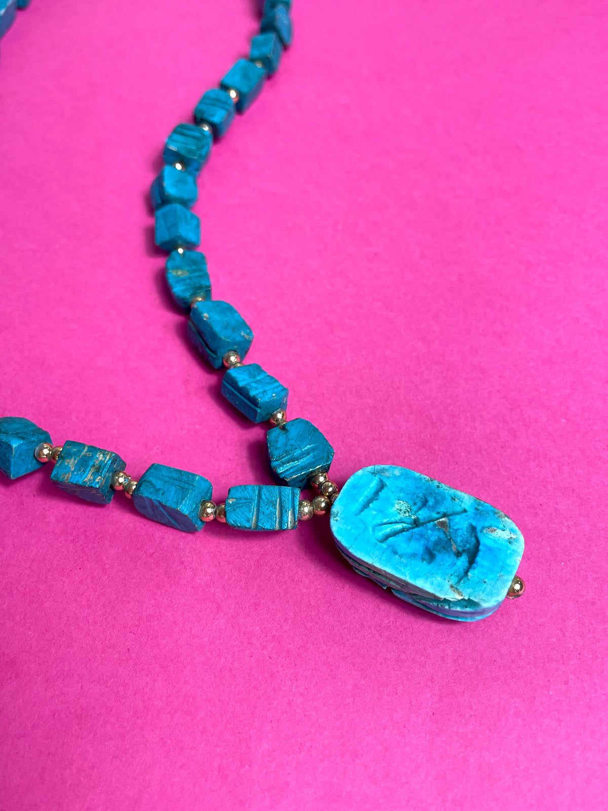 Collier scarabée