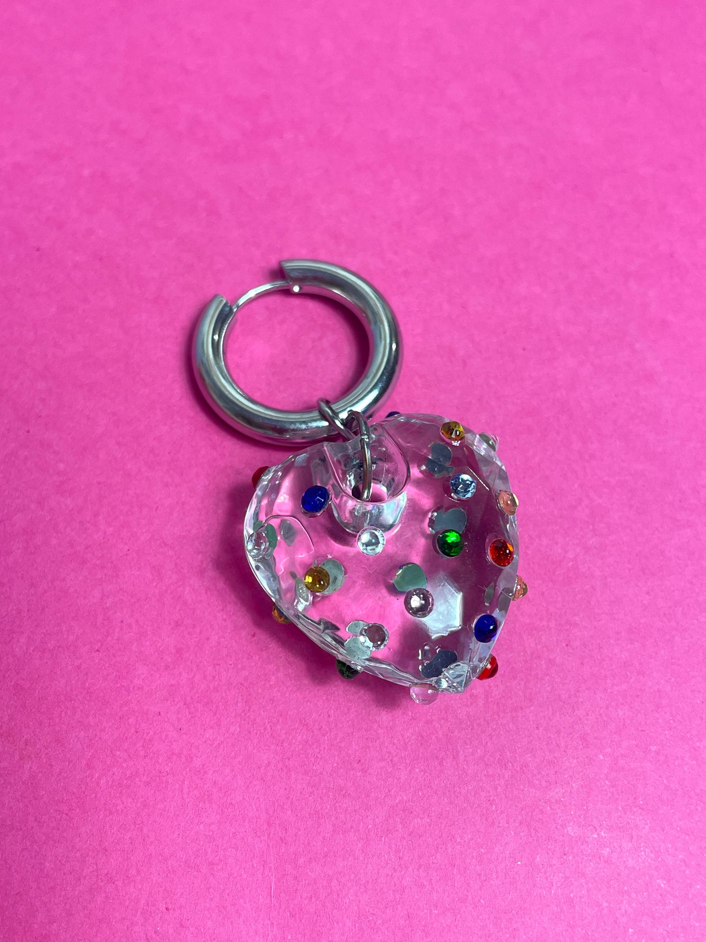 Boucle d'oreille coeur à strass