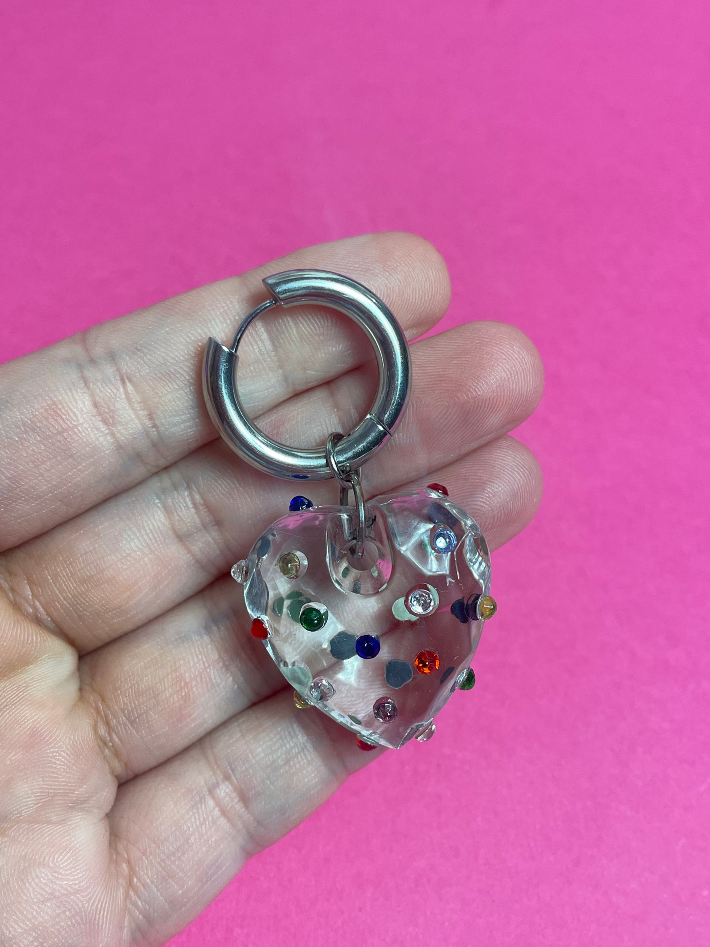 Boucle d'oreille coeur à strass