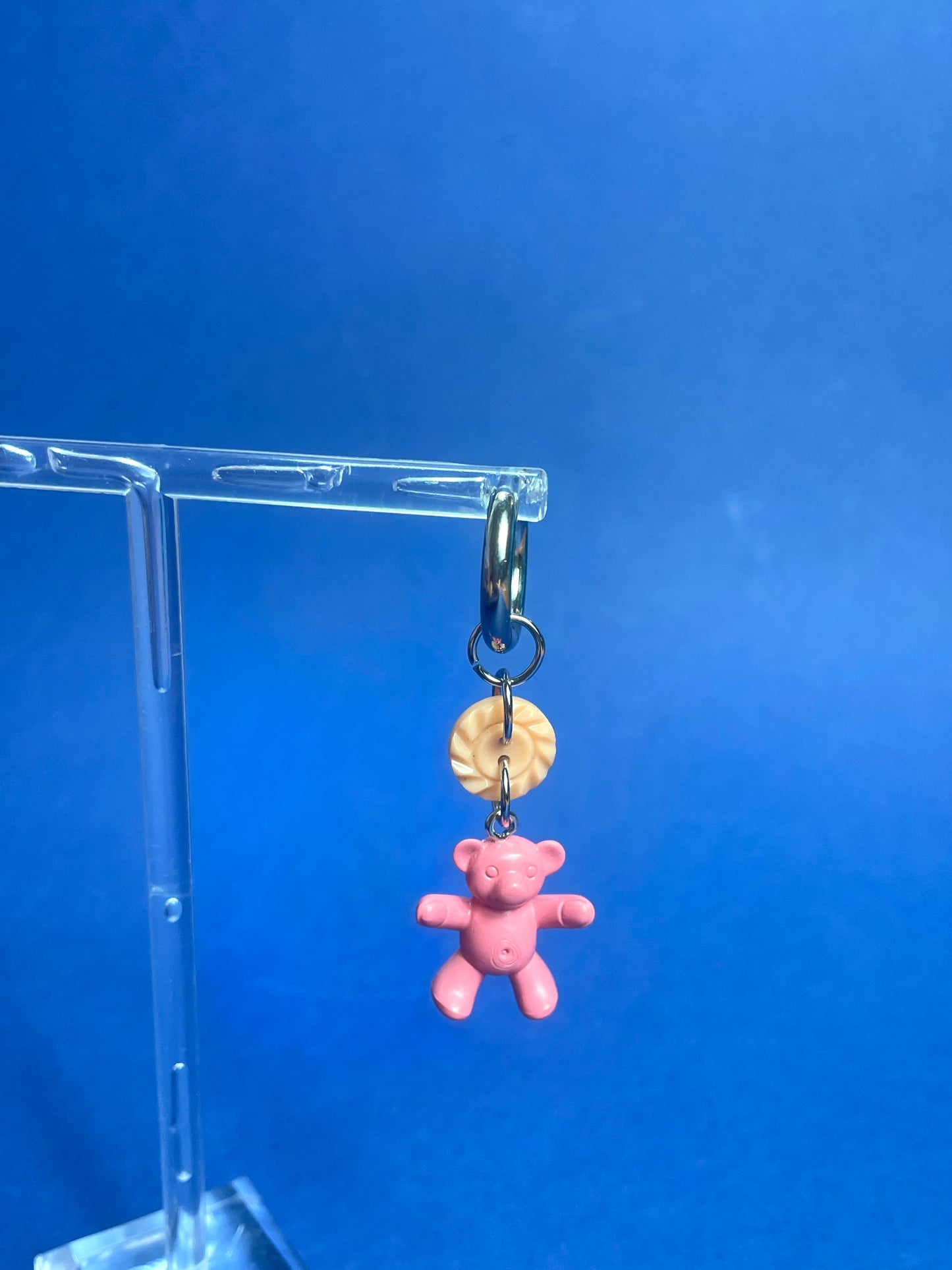 Boucle d'oreille upcyclée playmobil