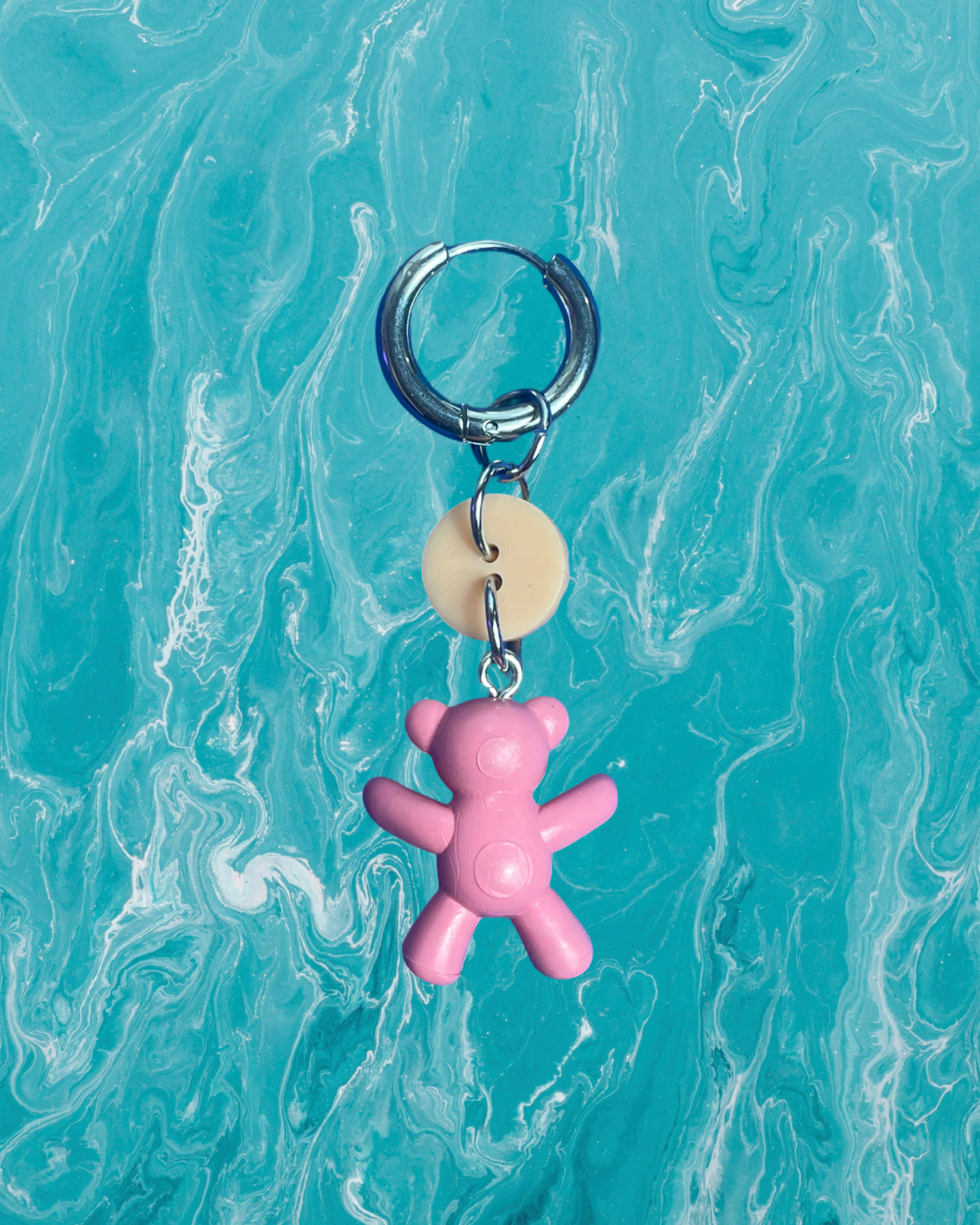 Boucle d'oreille upcyclée playmobil