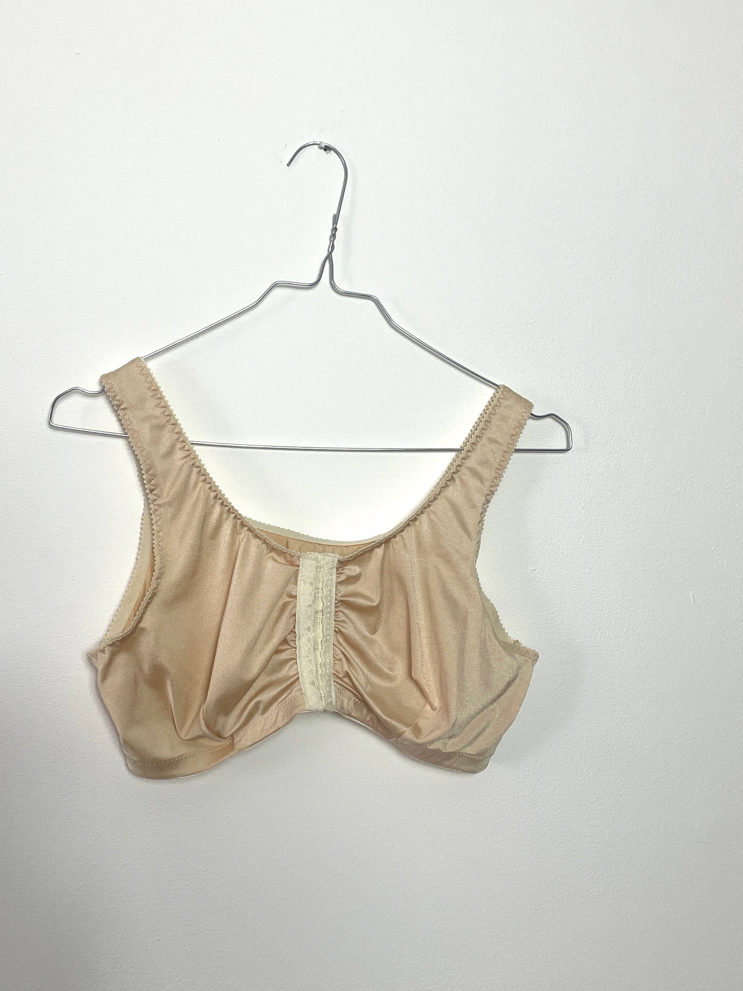 Brassière vintage beige