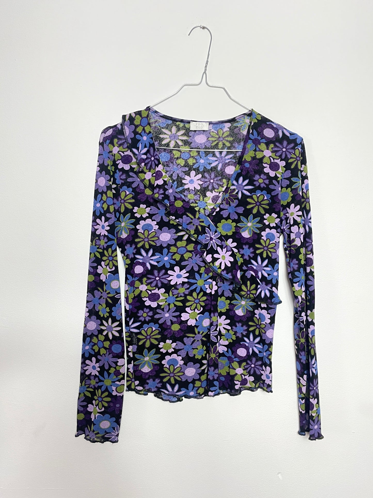 Top y2k à fleurs