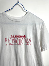 Charger l&#39;image dans la galerie, T-shirt Le monde du tennis 70/80s
