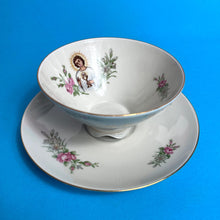 Charger l&#39;image dans la galerie, Tasse communion en porcelaine
