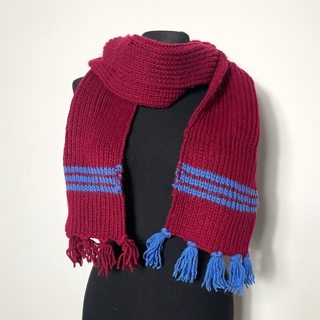 Écharpe tricotée main